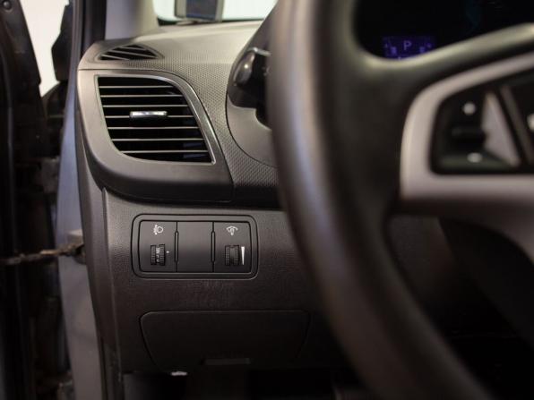 Hyundai Solaris I с пробегом 2012 года, цена 940 000 рублей, 98109 км, хэтчбек, Автокод Объявления