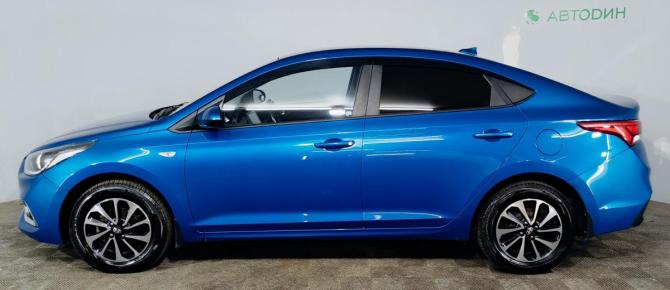 Hyundai Solaris II с пробегом 2018 года, цена 1 390 000 рублей, 74112 км, седан, Автокод Объявления
