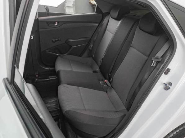 Hyundai Solaris II с пробегом 2018 года, цена 709 000 рублей, 293576 км, седан, Автокод Объявления