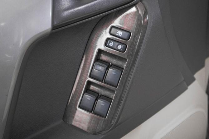 Toyota Land Cruiser Prado 150 Series с пробегом 2011 года, цена 2 299 000 рублей, 301251 км, внедорожник, Автокод Объявления