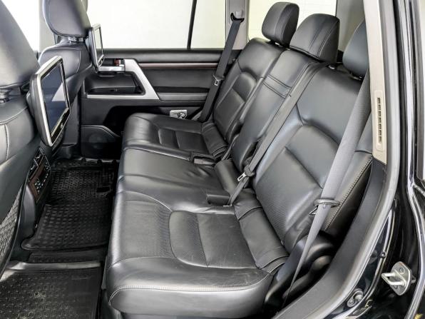 Toyota Land Cruiser 200 Series Рестайлинг 2 с пробегом 2017 года, цена 6 170 000 рублей, 177144 км, внедорожник, Автокод Объявления