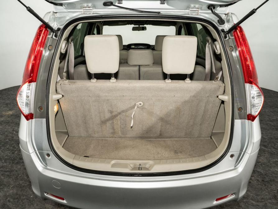 Toyota Passo Sette Иркутск  - изображение 15