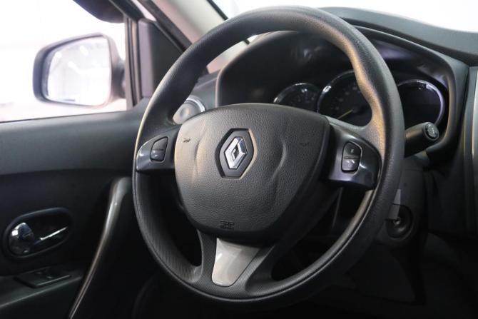 Renault Logan II с пробегом 2017 года, цена 759 000 рублей, 176000 км, седан, Автокод Объявления