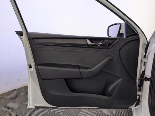 Skoda Rapid II с пробегом 2021 года, цена 1 200 000 рублей, 191458 км, лифтбек, Автокод Объявления