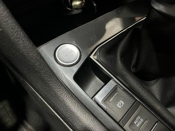 Volkswagen Tiguan II Рестайлинг с пробегом 2021 года, цена 3 580 000 рублей, 35844 км, внедорожник, Автокод Объявления
