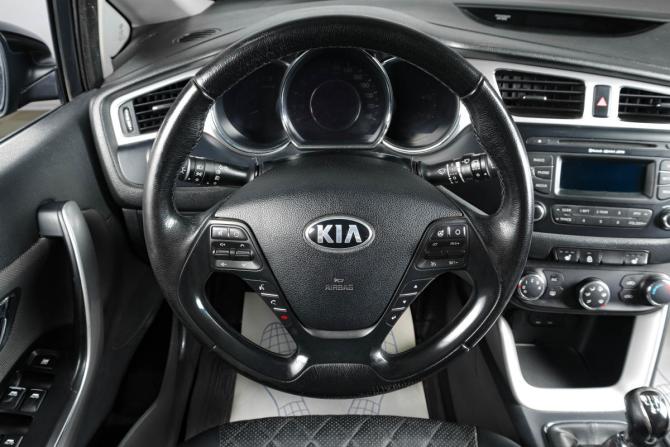 Kia Ceed II с пробегом 2013 года, цена 999 000 рублей, 270000 км, хэтчбек, Автокод Объявления