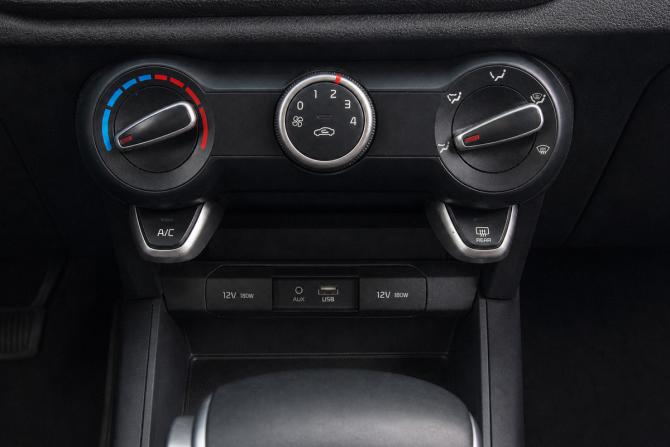Kia Soul II Рестайлинг с пробегом 2017 года, цена 1 489 000 рублей, 168000 км, хэтчбек, Автокод Объявления