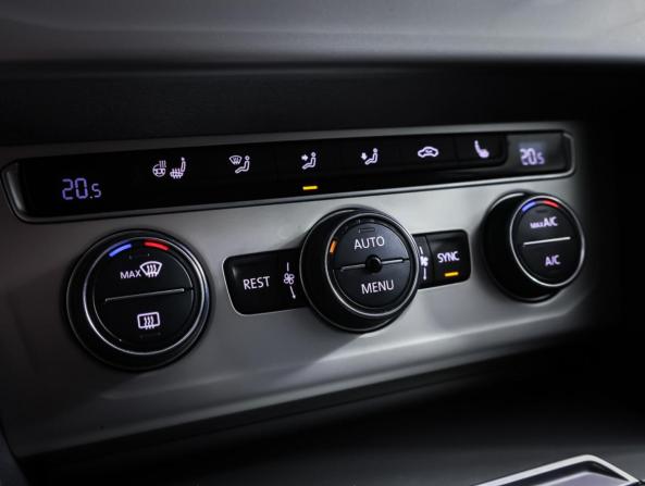 Volkswagen Passat B8 с пробегом 2016 года, цена 1 685 000 рублей, 160089 км, седан, Автокод Объявления