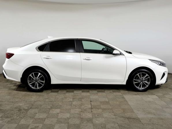 Kia Cerato IV Рестайлинг с пробегом 2022 года, цена 2 098 000 рублей, 114611 км, седан, Автокод Объявления