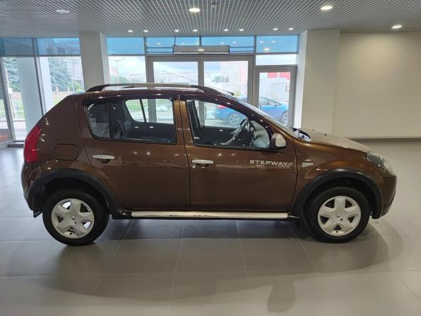 Renault Sandero I с пробегом 2013 года, цена 720 000 рублей, 125191 км, хэтчбек, Автокод Объявления