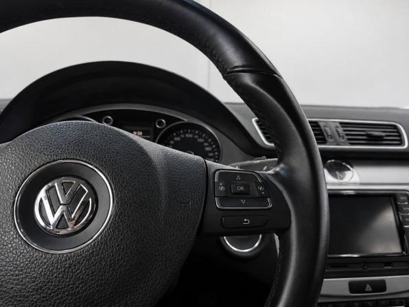 Volkswagen Passat B7 с пробегом 2011 года, цена 1 349 000 рублей, 101000 км, седан, Автокод Объявления
