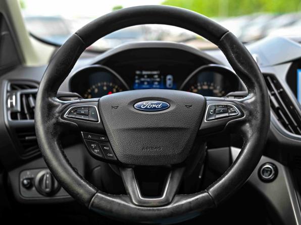 Ford Kuga II Рестайлинг с пробегом 2016 года, цена 1 455 000 рублей, 136452 км, внедорожник, Автокод Объявления