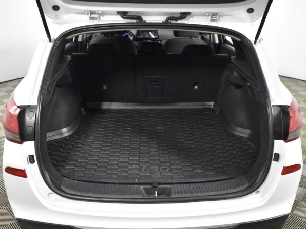 Hyundai i30 III Рестайлинг 2 с пробегом 2022 года, цена 1 610 100 рублей, 84222 км, универсал, Автокод Объявления