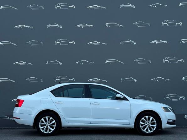 Skoda Octavia III (A7) Рестайлинг с пробегом 2018 года, цена 1 041 300 рублей, 286350 км, лифтбек, Автокод Объявления