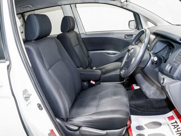 Toyota ISis I Рестайлинг с пробегом 2010 года, цена 1 270 000 рублей, 139389 км, компактвэн, Автокод Объявления