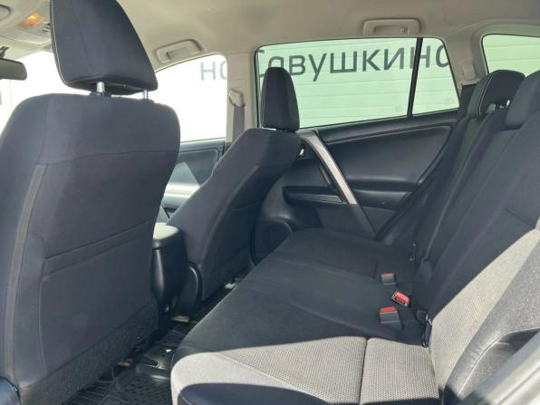 Toyota RAV4 IV (XA40) Рестайлинг с пробегом 2018 года, цена 2 099 000 рублей, 215000 км, внедорожник, Автокод Объявления