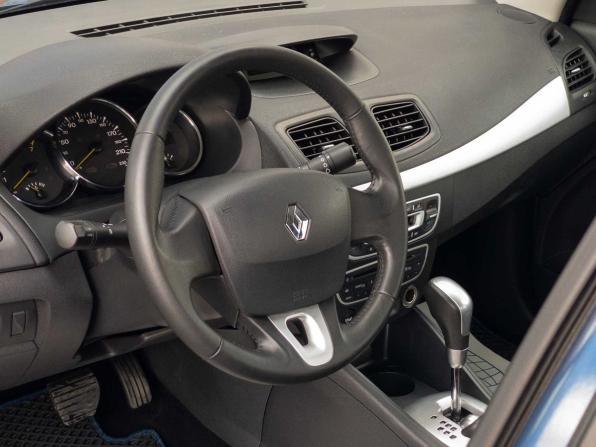 Renault Fluence I с пробегом 2011 года, цена 780 000 рублей, 130284 км, седан, Автокод Объявления