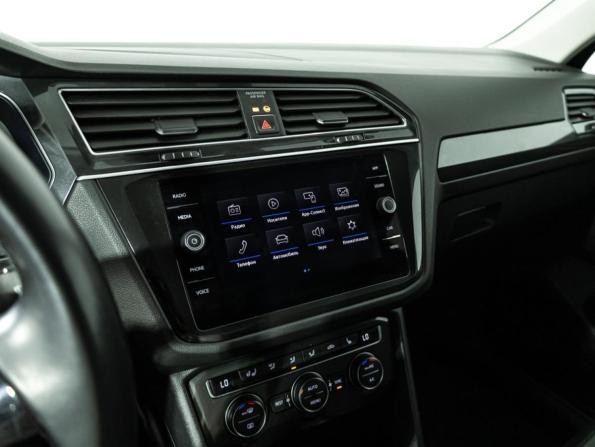 Volkswagen Tiguan II с пробегом 2018 года, цена 2 199 700 рублей, 209844 км, внедорожник, Автокод Объявления