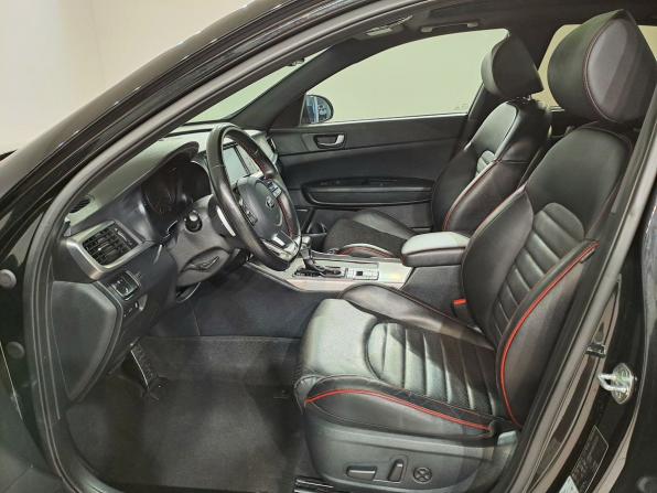 Kia Optima IV Рестайлинг с пробегом 2018 года, цена 2 490 000 рублей, 59144 км, седан, Автокод Объявления
