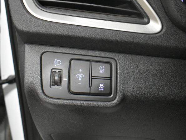 Hyundai Solaris II с пробегом 2017 года, цена 779 000 рублей, 288312 км, седан, Автокод Объявления