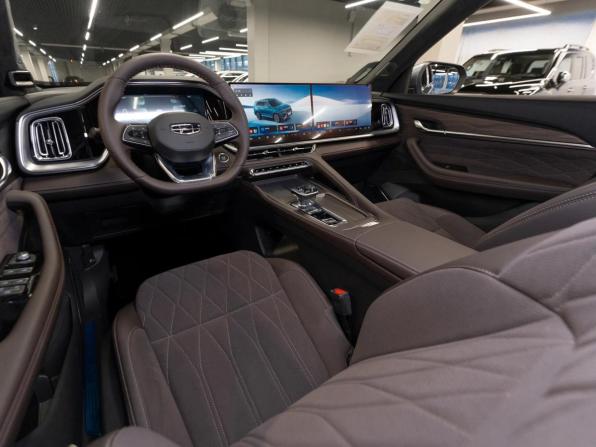 Geely Monjaro I Рестайлинг 2 с пробегом 2025 года, цена 4 200 000 рублей, 22 км, внедорожник, Автокод Объявления