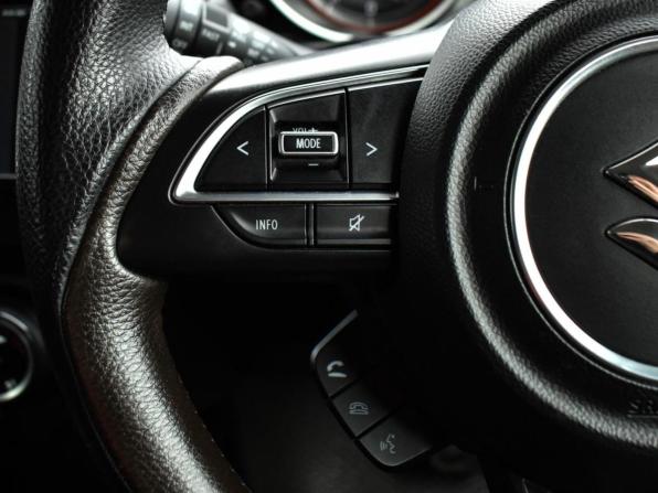Suzuki Swift V с пробегом 2021 года, цена 1 379 000 рублей, 110390 км, хэтчбек, Автокод Объявления