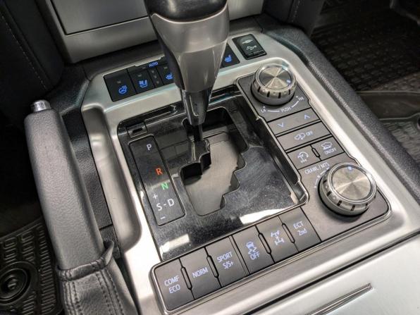 Toyota Land Cruiser 200 Series Рестайлинг 2 с пробегом 2019 года, цена 7 550 000 рублей, 132326 км, внедорожник, Автокод Объявления