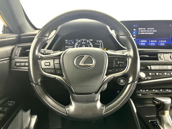 Lexus ES VII Рестайлинг с пробегом 2022 года, цена 4 600 000 рублей, 62220 км, седан, Автокод Объявления