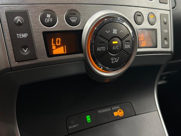 Toyota Verso I с пробегом 2010 года, цена 989 000 рублей, 288000 км, компактвэн, Автокод Объявления