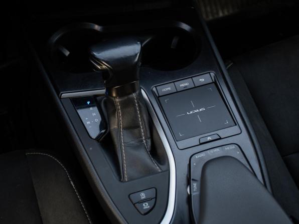 Lexus UX I с пробегом 2019 года, цена 2 599 000 рублей, 87167 км, внедорожник, Автокод Объявления