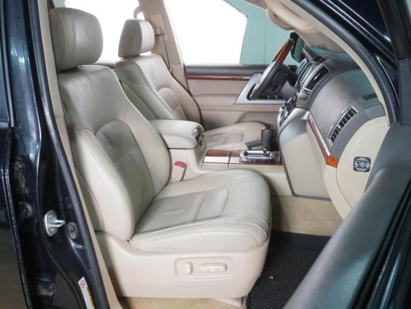 Toyota Land Cruiser 200 Series Рестайлинг 1 с пробегом 2013 года, цена 3 729 000 рублей, 291051 км, внедорожник, Автокод Объявления