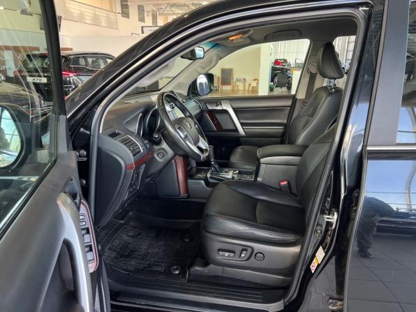 Toyota Land Cruiser Prado 150 Series Рестайлинг 1 с пробегом 2017 года, цена 4 130 900 рублей, 188000 км, внедорожник, Автокод Объявления