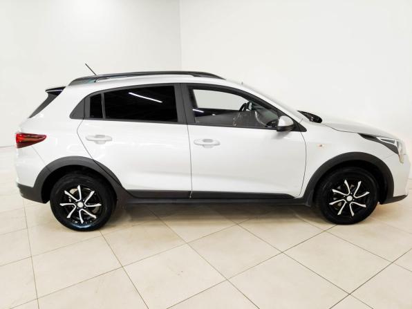 Kia Rio IV Рестайлинг с пробегом 2021 года, цена 1 711 500 рублей, 54981 км, хэтчбек, Автокод Объявления