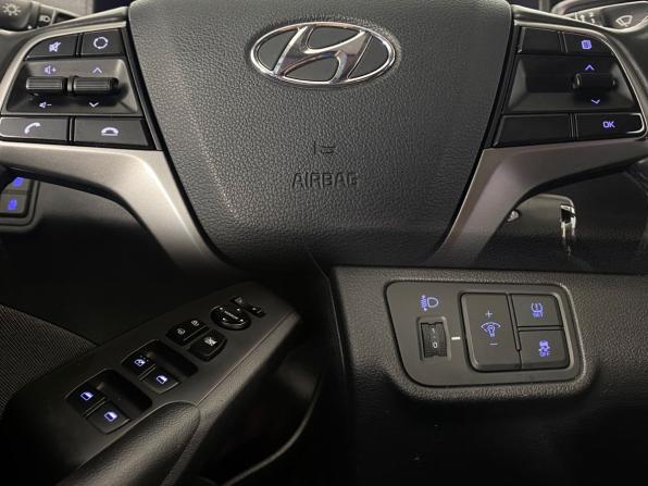 Hyundai Solaris II с пробегом 2018 года, цена 1 260 000 рублей, 131303 км, седан, Автокод Объявления
