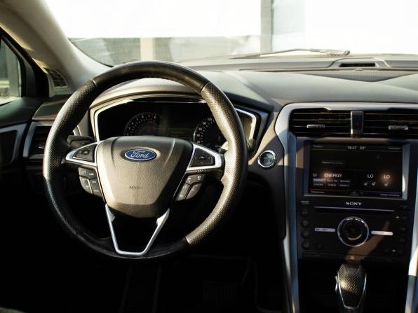 Ford Mondeo V с пробегом 2015 года, цена 1 515 000 рублей, 134439 км, седан, Автокод Объявления