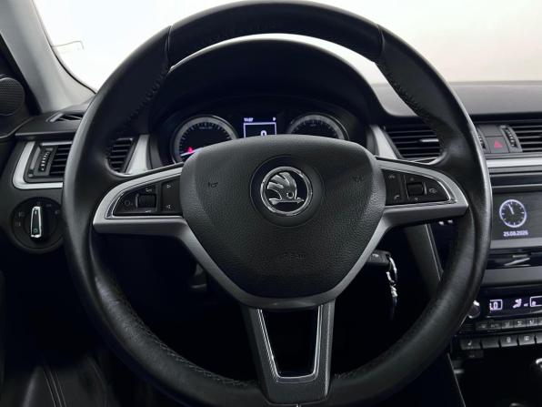 Skoda Rapid I с пробегом 2016 года, цена 1 250 000 рублей, 123375 км, лифтбек, Автокод Объявления