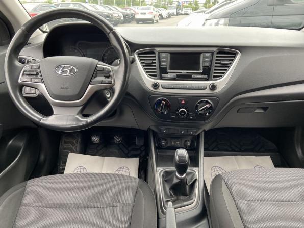 Hyundai Solaris II с пробегом 2018 года, цена 895 000 рублей, 161000 км, седан, Автокод Объявления
