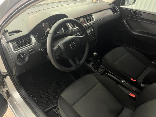 Skoda Rapid I с пробегом 2016 года, цена 1 020 000 рублей, 106000 км, лифтбек, Автокод Объявления