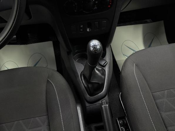 Renault Sandero II с пробегом 2017 года, цена 990 000 рублей, 54243 км, хэтчбек, Автокод Объявления