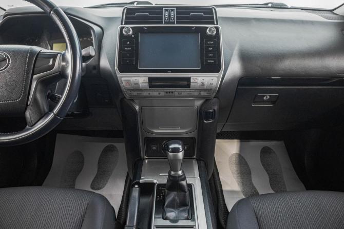 Toyota Land Cruiser Prado 150 Series Рестайлинг 2 с пробегом 2018 года, цена 4 799 000 рублей, 117000 км, внедорожник, Автокод Объявления