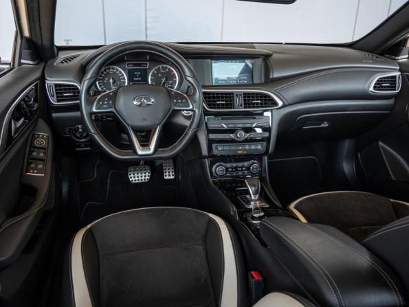 Infiniti Q30 с пробегом 2017 года, цена 2 390 000 рублей, 82931 км, хэтчбек, Автокод Объявления