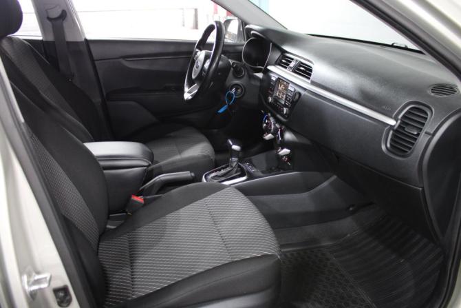 Kia Rio IV с пробегом 2018 года, цена 1 399 000 рублей, 76470 км, седан, Автокод Объявления