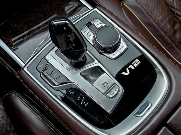 BMW 7 серии VI (G11/G12) с пробегом 2017 года, цена 4 560 000 рублей, 130165 км, седан, Автокод Объявления