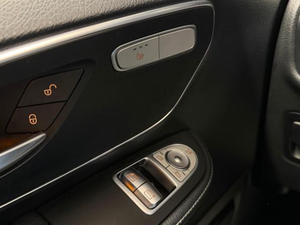 Mercedes-Benz V-Класс III (W447) Рестайлинг с пробегом 2020 года, цена 5 252 000 рублей, 99431 км, минивэн, Автокод Объявления