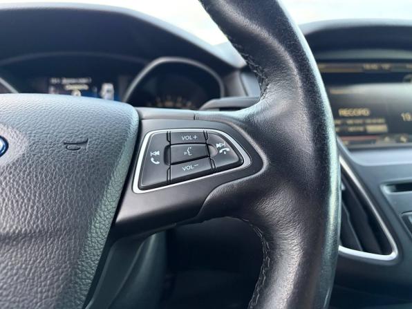 Ford Focus III Рестайлинг с пробегом 2015 года, цена 875 000 рублей, 198000 км, универсал, Автокод Объявления