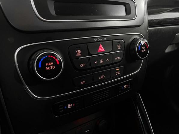 Kia Sorento II Рестайлинг с пробегом 2017 года, цена 1 773 600 рублей, 164079 км, внедорожник, Автокод Объявления