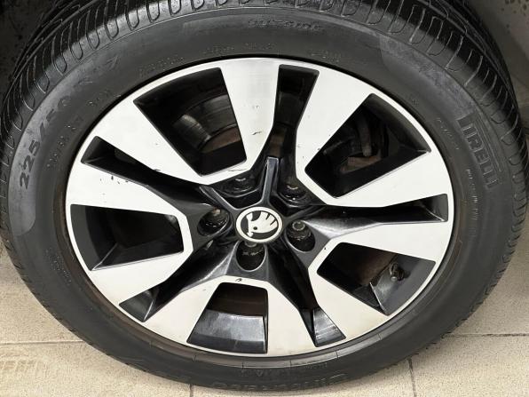 Skoda Yeti I Рестайлинг с пробегом 2014 года, цена 1 400 000 рублей, 77482 км, внедорожник, Автокод Объявления