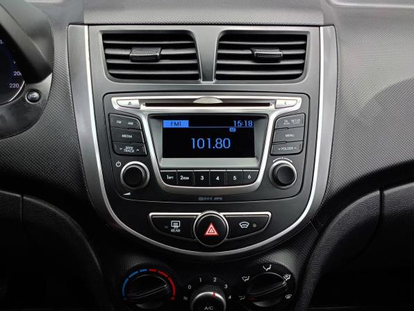 Hyundai Solaris I Рестайлинг с пробегом 2015 года, цена 929 000 рублей, 140688 км, седан, Автокод Объявления