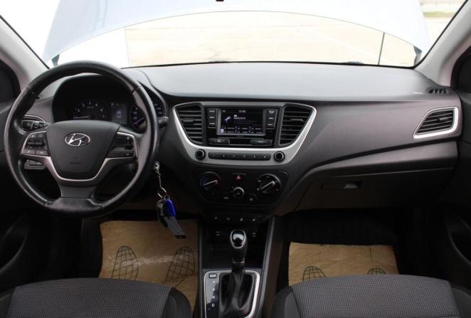 Hyundai Solaris I Рестайлинг с пробегом 2017 года, цена 1 360 000 рублей, 122286 км, седан, Автокод Объявления