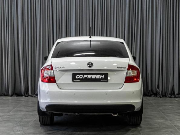 Skoda Rapid I с пробегом 2015 года, цена 749 000 рублей, 203930 км, лифтбек, Автокод Объявления